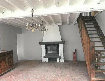 Villa de 105 m² avec 3 chambres et grand jardin à Laas - Achat sécurisé 