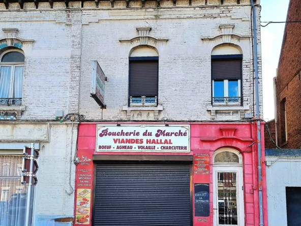 Immeuble de rapport à vendre à Hénin Beaumont avec local commercial et appartements