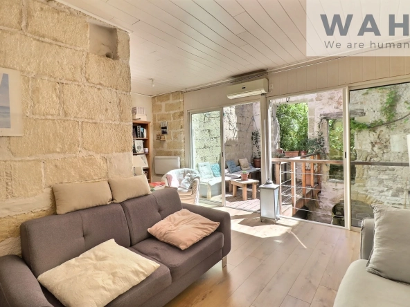 Maison de village avec cachet, patio et garage à Lunel - 141 m²