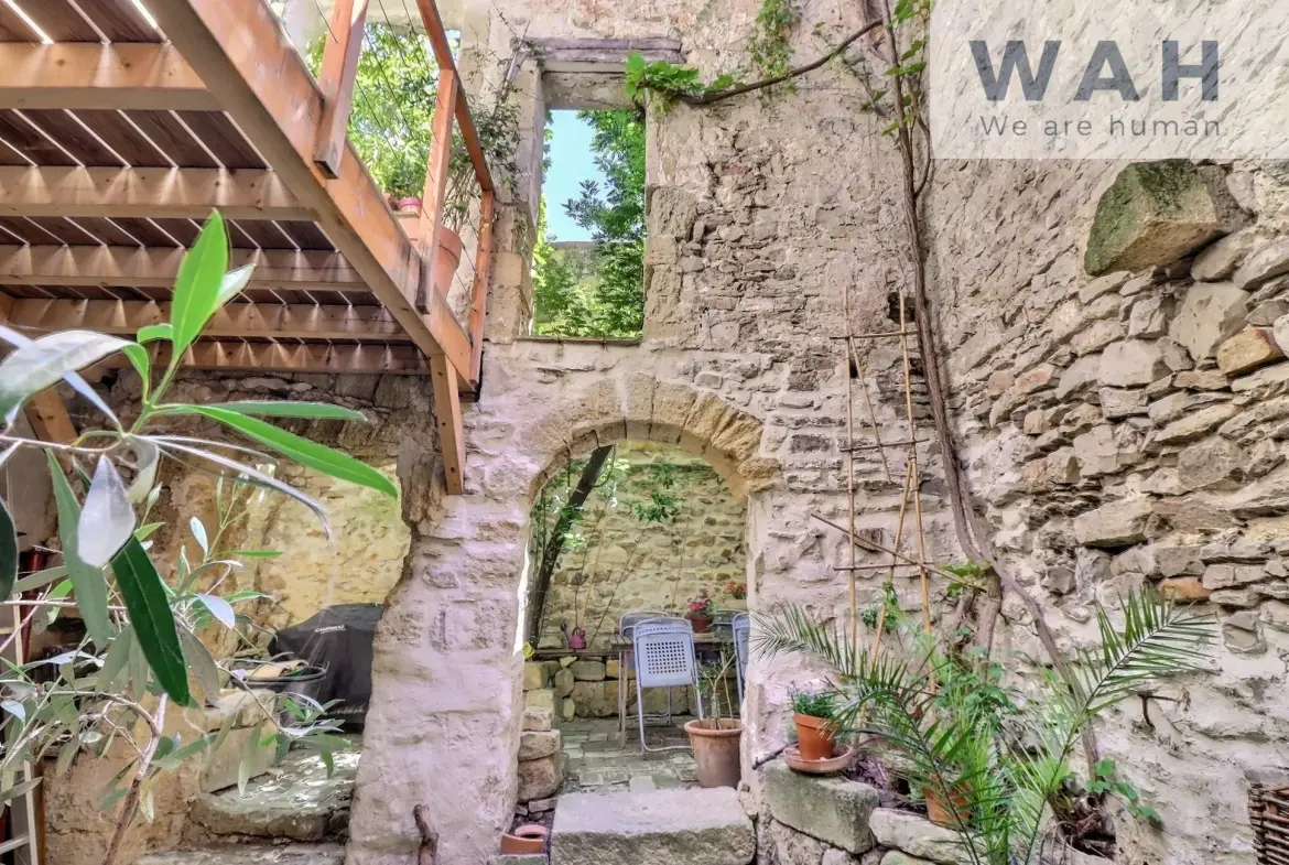 Maison de village avec cachet, patio et garage à Lunel - 141 m² 