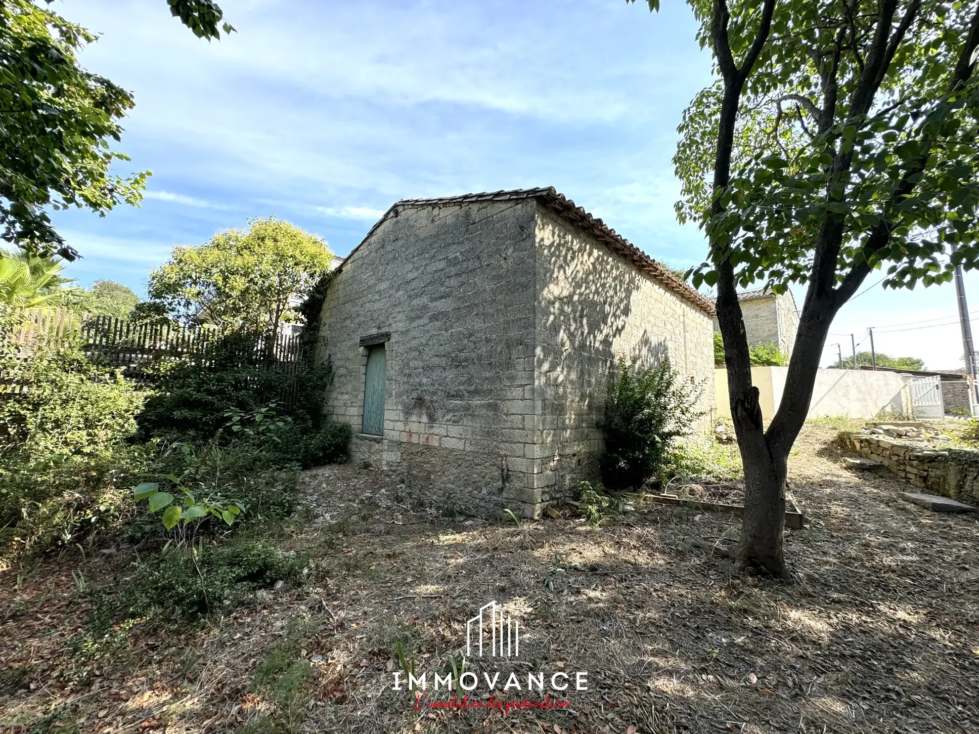 À vendre : Remise en pierre de 75 m² avec parcelle à Saint Bauzille de Montmel 