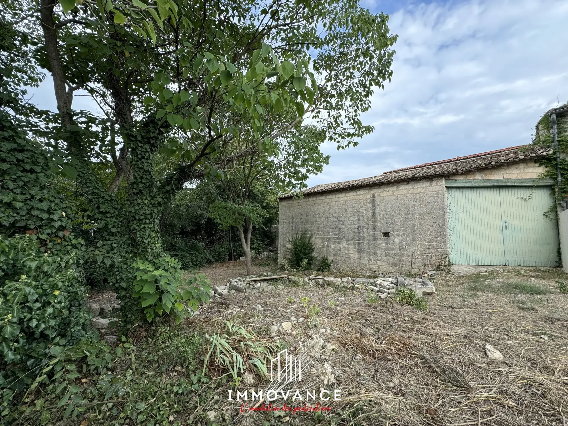À vendre : Remise en pierre de 75 m² avec parcelle à Saint Bauzille de Montmel 