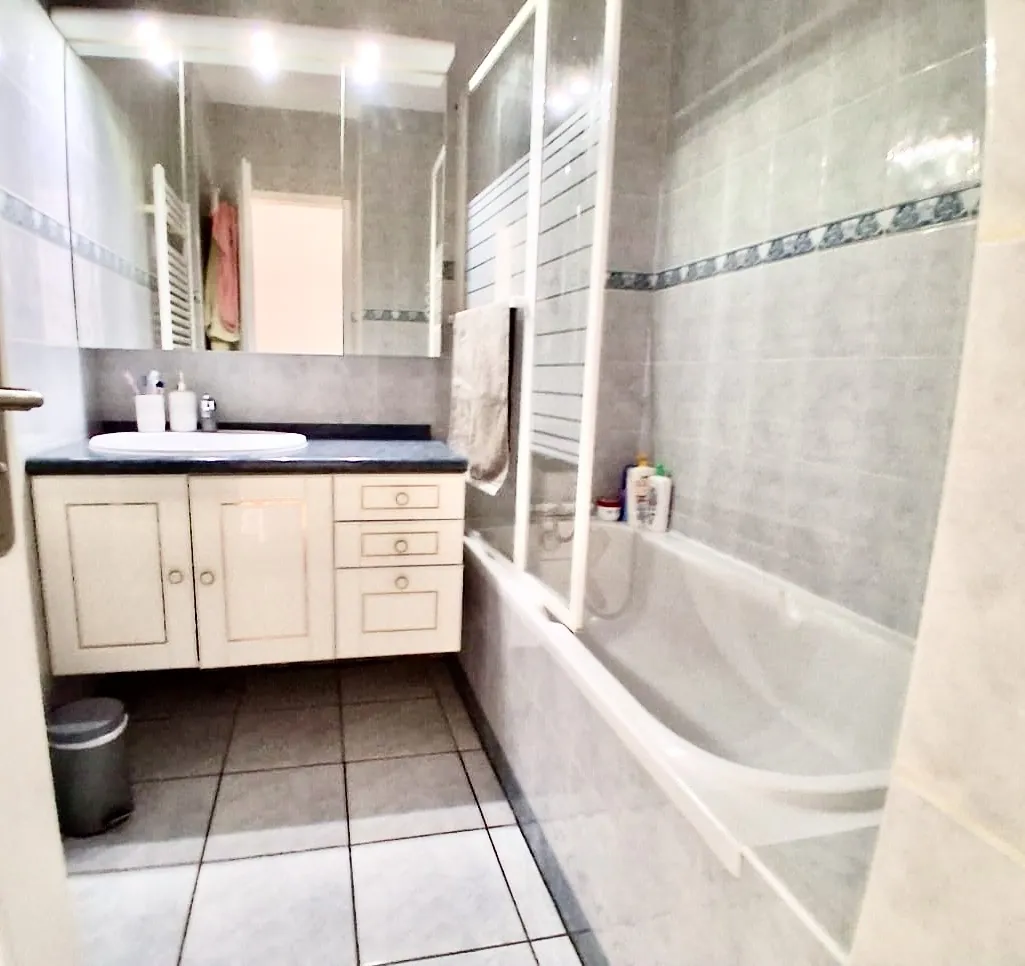 Appartement 3 pièces lumineux de 63 m² à Bièvres avec parking et cave 