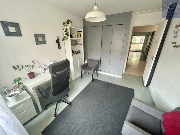 Appartement de 59m² à Lyon 7ème avec 2 Balcons, Ascenseur et Potentiel de Rénovation 