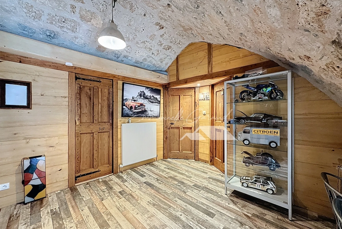 Maison de village à Paulhe avec grand garage, rénovation récente et authenticité assurée 