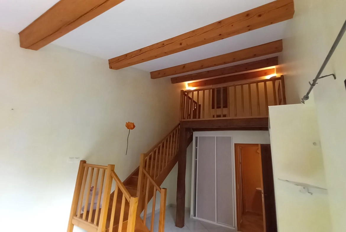 Grande maison avec appartement et vue panoramique à Le Poujol-sur-Orb 