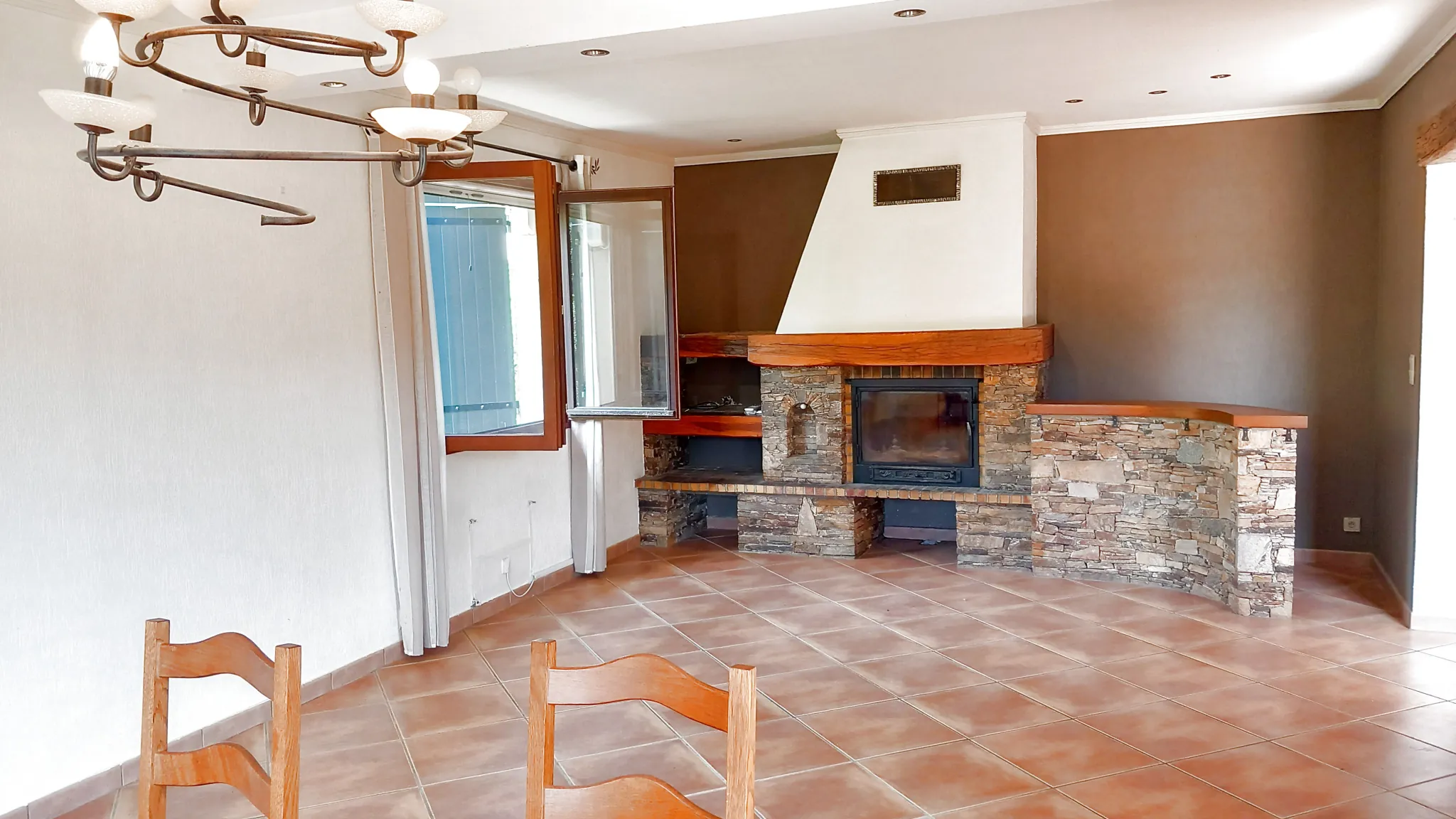 Grande maison avec appartement et vue panoramique à Le Poujol-sur-Orb 