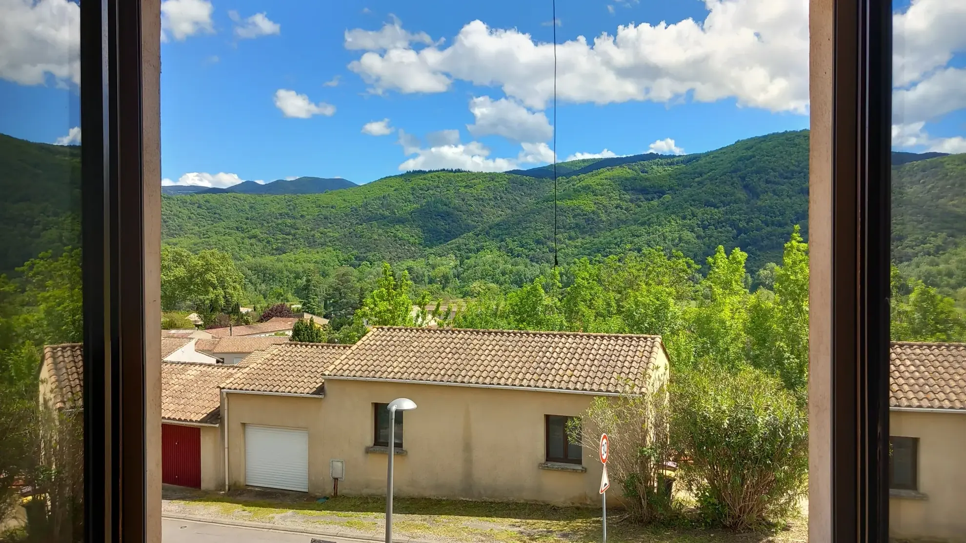 Grande maison avec appartement et vue panoramique à Le Poujol-sur-Orb 