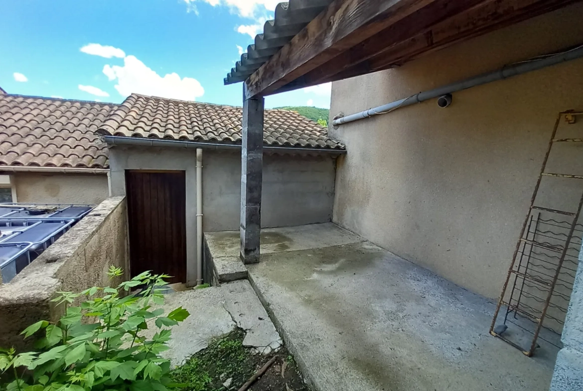 Grande maison avec appartement et vue panoramique à Le Poujol-sur-Orb 