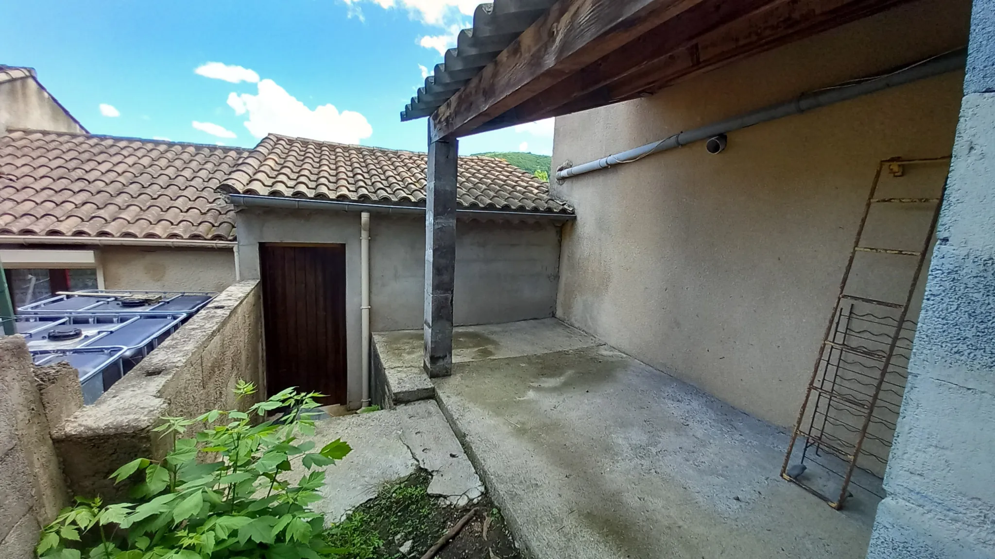 Grande maison avec appartement et vue panoramique à Le Poujol-sur-Orb 