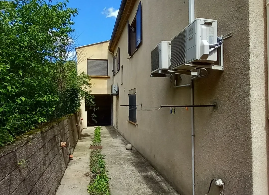 Grande maison avec appartement et vue panoramique à Le Poujol-sur-Orb 