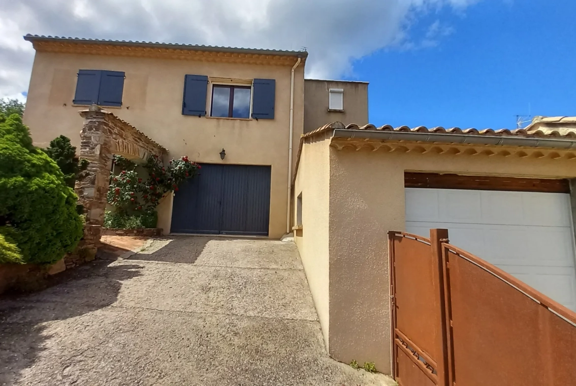 Grande maison avec appartement et vue panoramique à Le Poujol-sur-Orb 