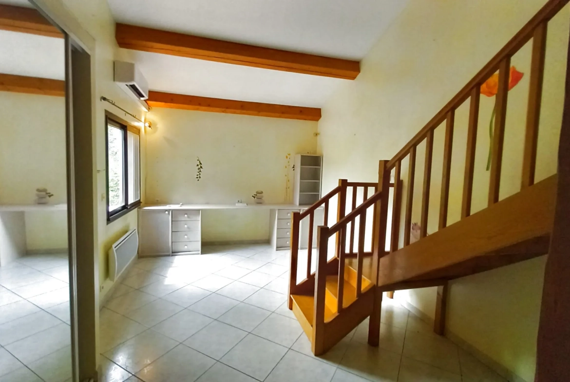 Grande maison avec appartement et vue panoramique à Le Poujol-sur-Orb 