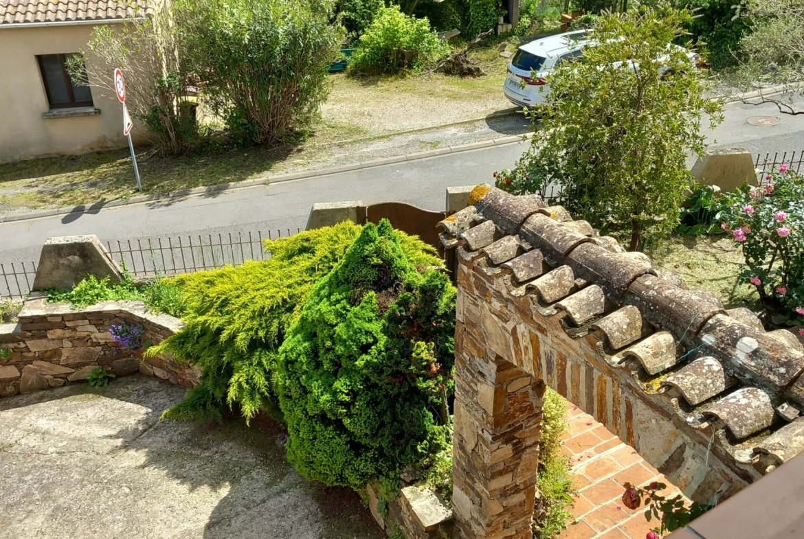 Grande maison avec appartement et vue panoramique à Le Poujol-sur-Orb 