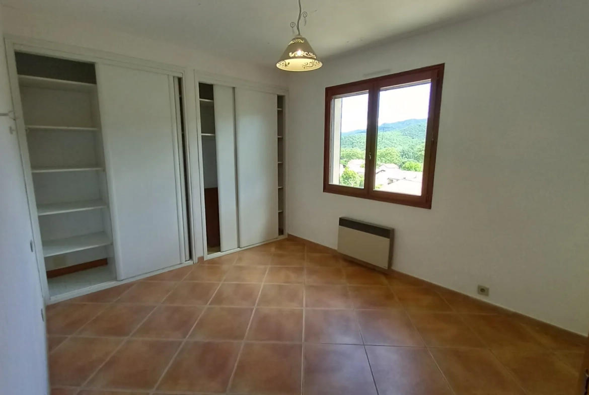 Grande maison avec appartement et vue panoramique à Le Poujol-sur-Orb 