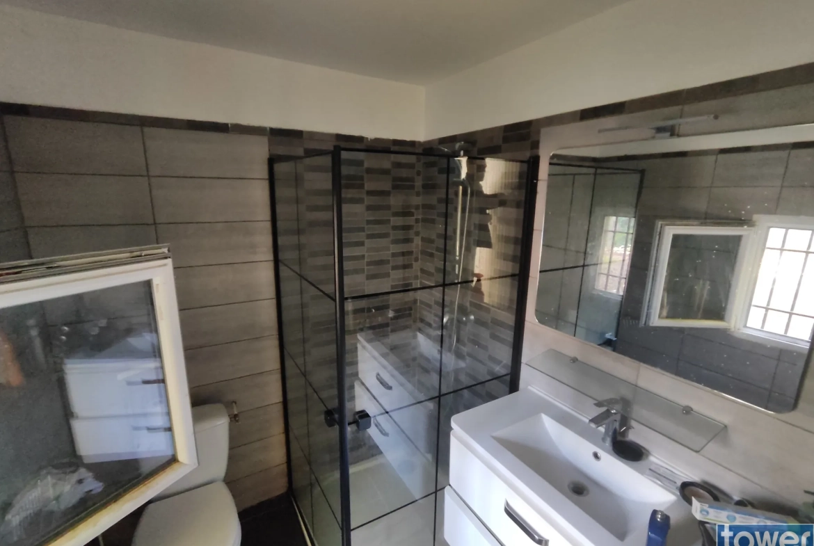 Maison familiale avec piscine, jacuzzi et grand terrain à Narbonne 