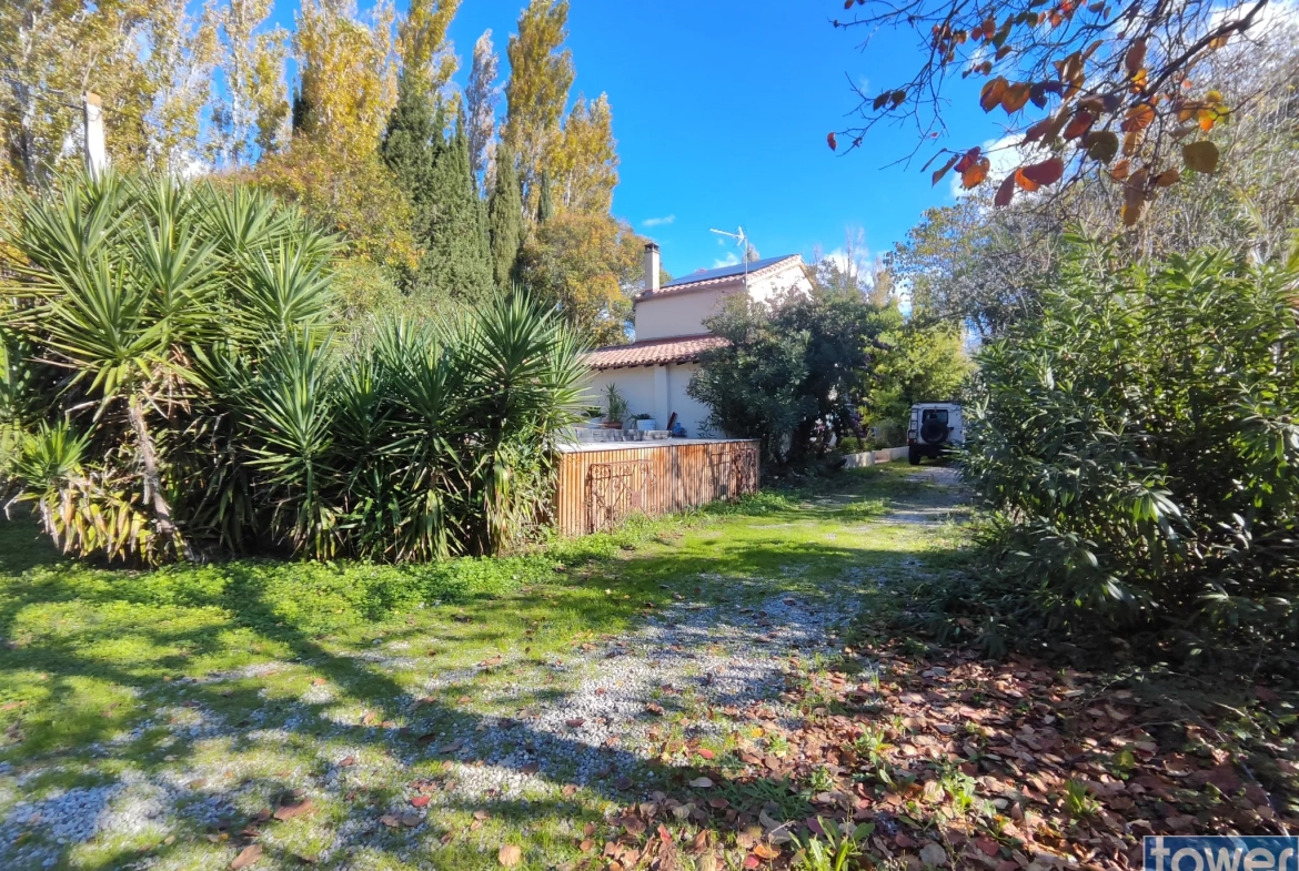 Maison familiale avec piscine, jacuzzi et grand terrain à Narbonne 