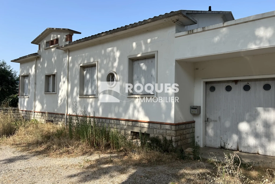 Maison à vendre de 132 m² avec terrain à Lodève, idéale pour rénovation 