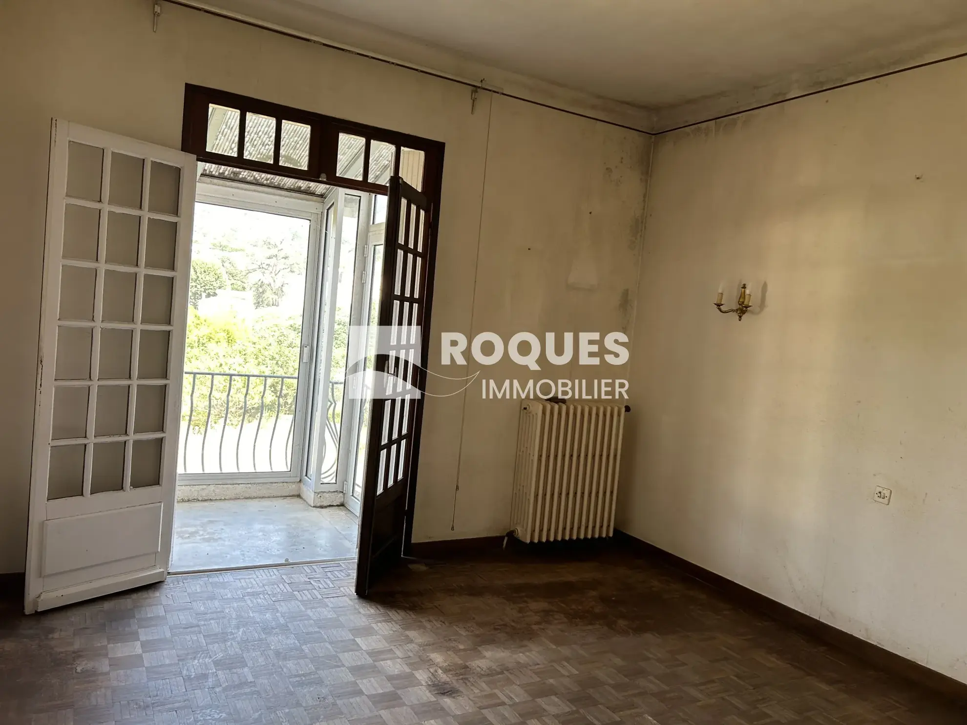 Maison à vendre de 132 m² avec terrain à Lodève, idéale pour rénovation 