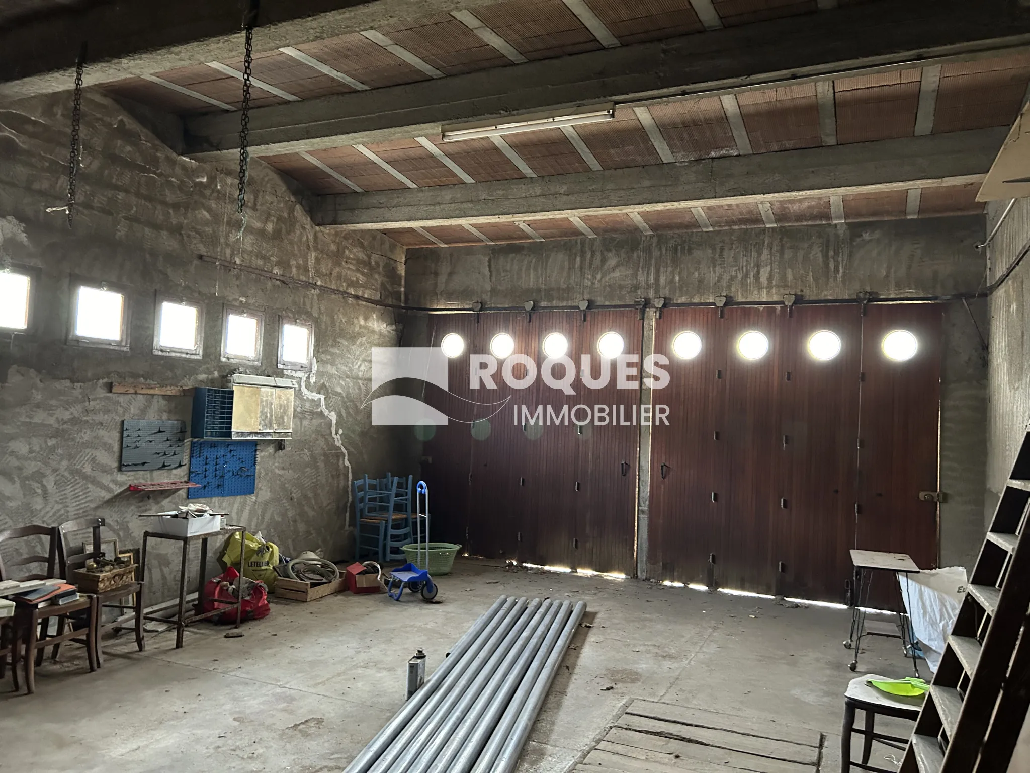Maison à vendre de 132 m² avec terrain à Lodève, idéale pour rénovation 