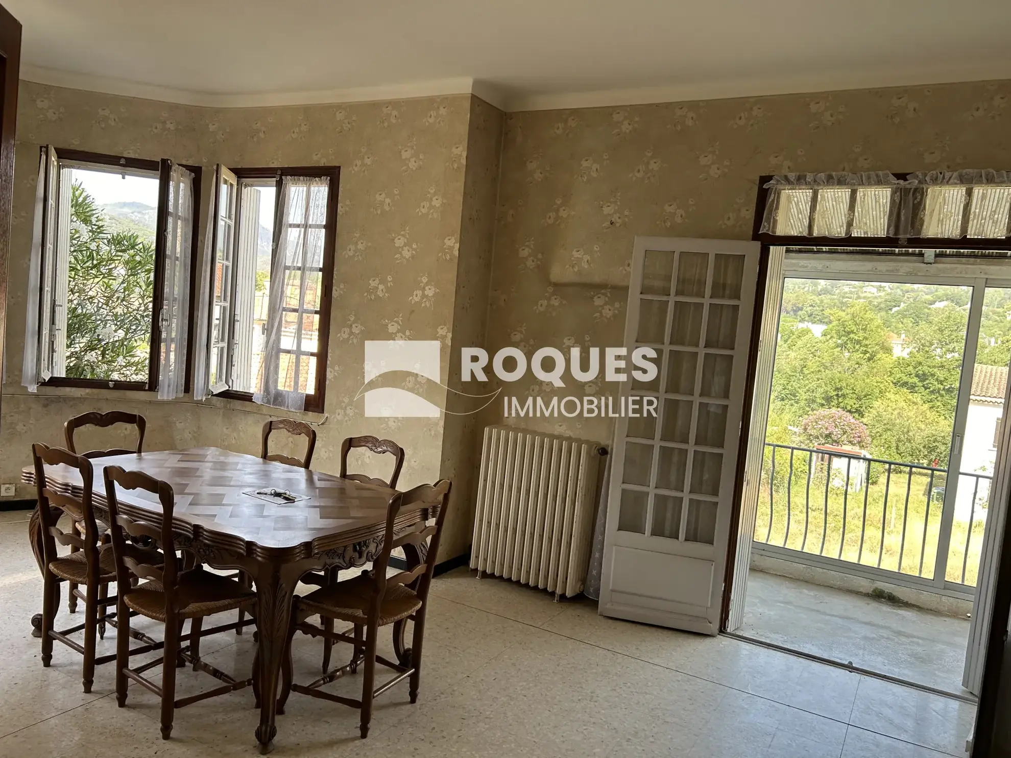 Maison à vendre de 132 m² avec terrain à Lodève, idéale pour rénovation 