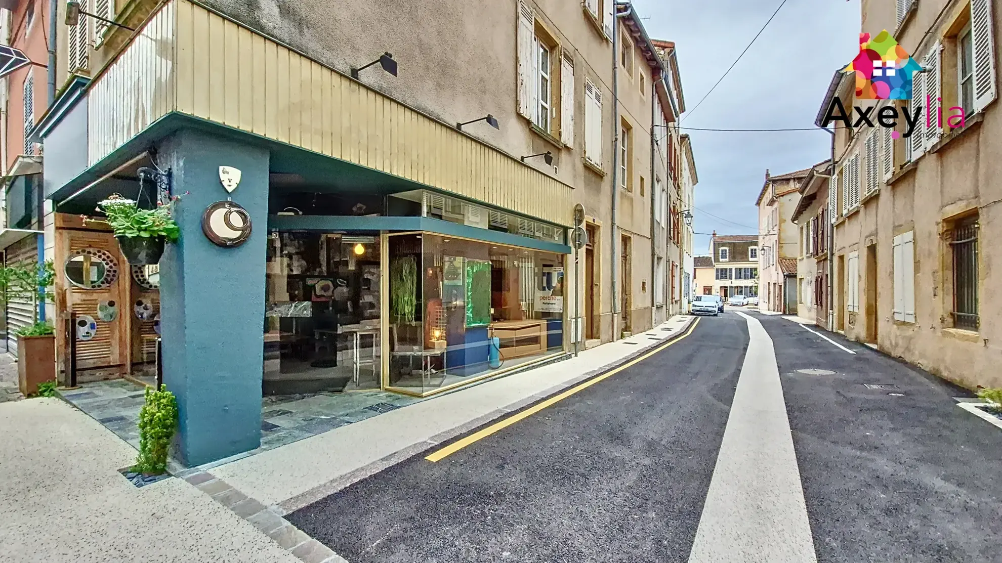 Immeuble à rénover avec potentiel d'aménagement au cœur de Charlieu 