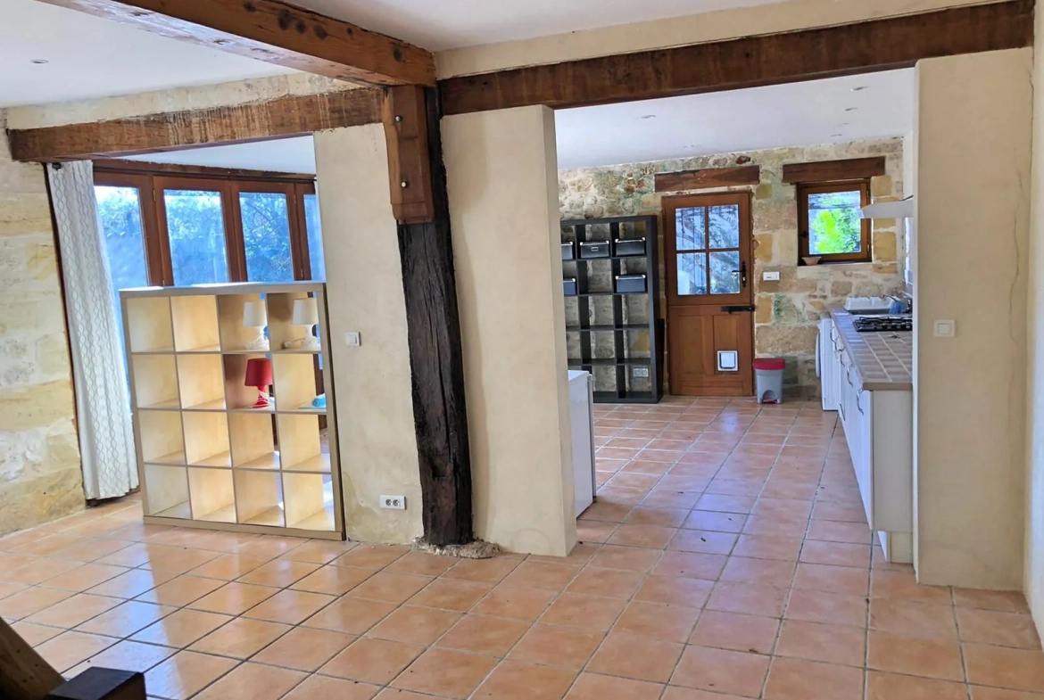 Maison en pierre avec gîte, piscine et grand jardin à Minzac 24610 