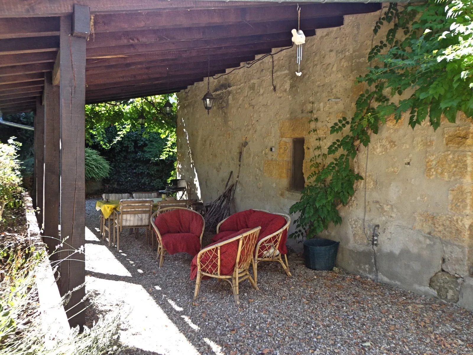 Maison en pierre avec gîte, piscine et grand jardin à Minzac 24610 