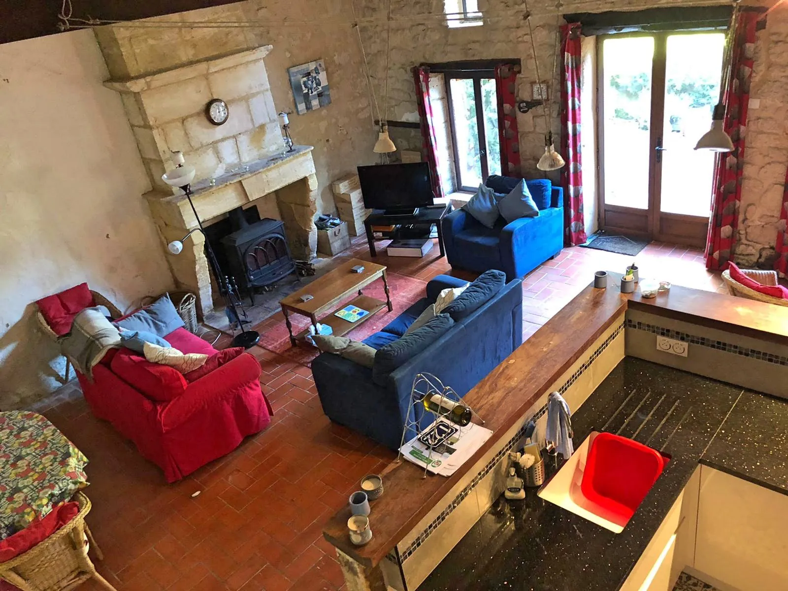 Maison en pierre avec gîte, piscine et grand jardin à Minzac 24610 