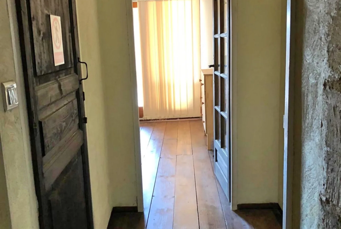 Maison en pierre avec gîte, piscine et grand jardin à Minzac 24610 