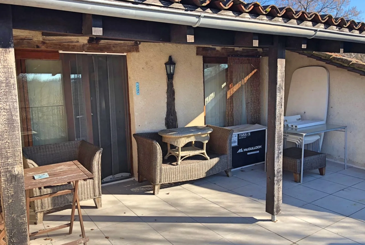Maison en pierre avec gîte, piscine et grand jardin à Minzac 24610 