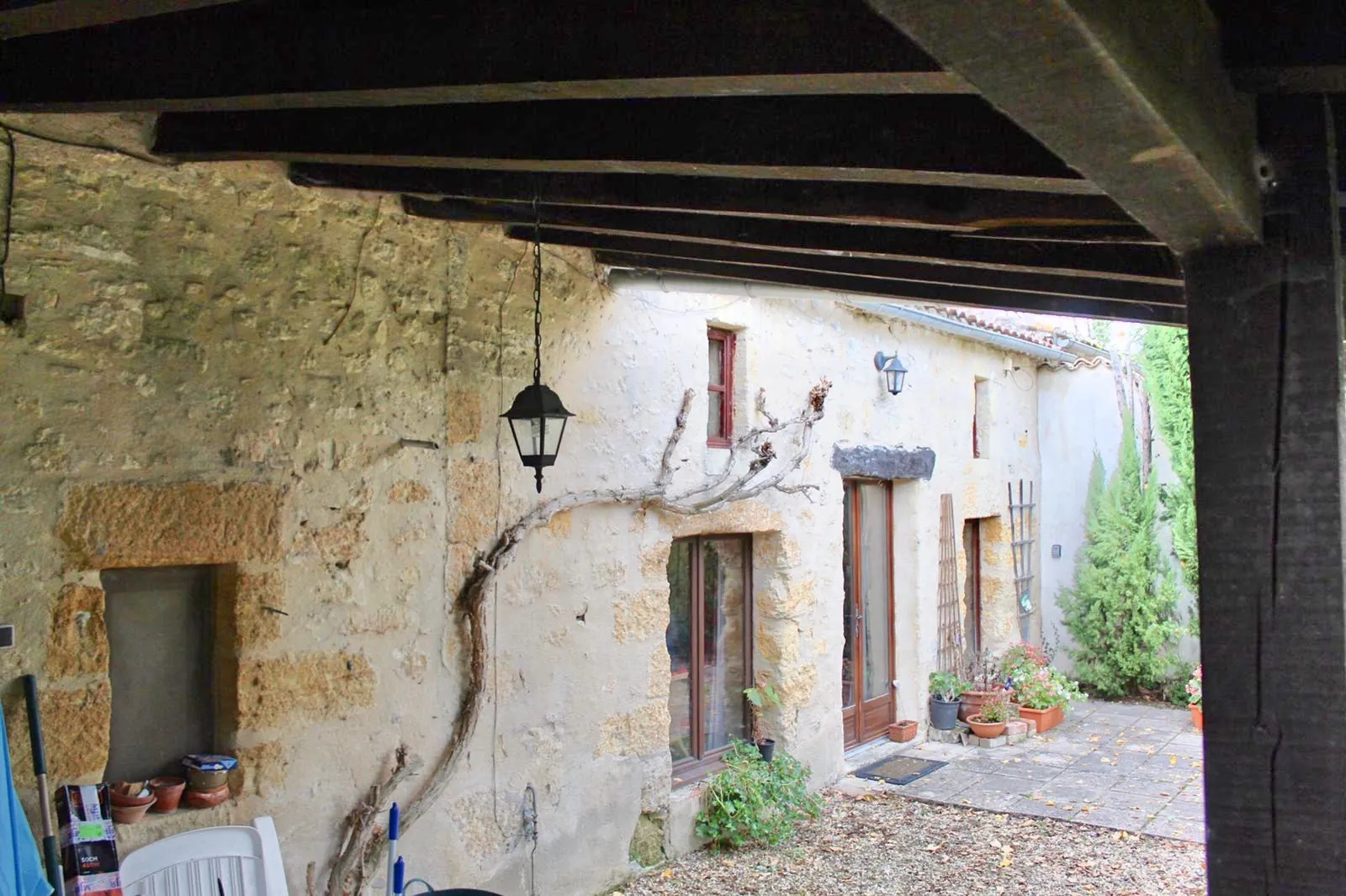 Maison en pierre avec gîte, piscine et grand jardin à Minzac 24610 