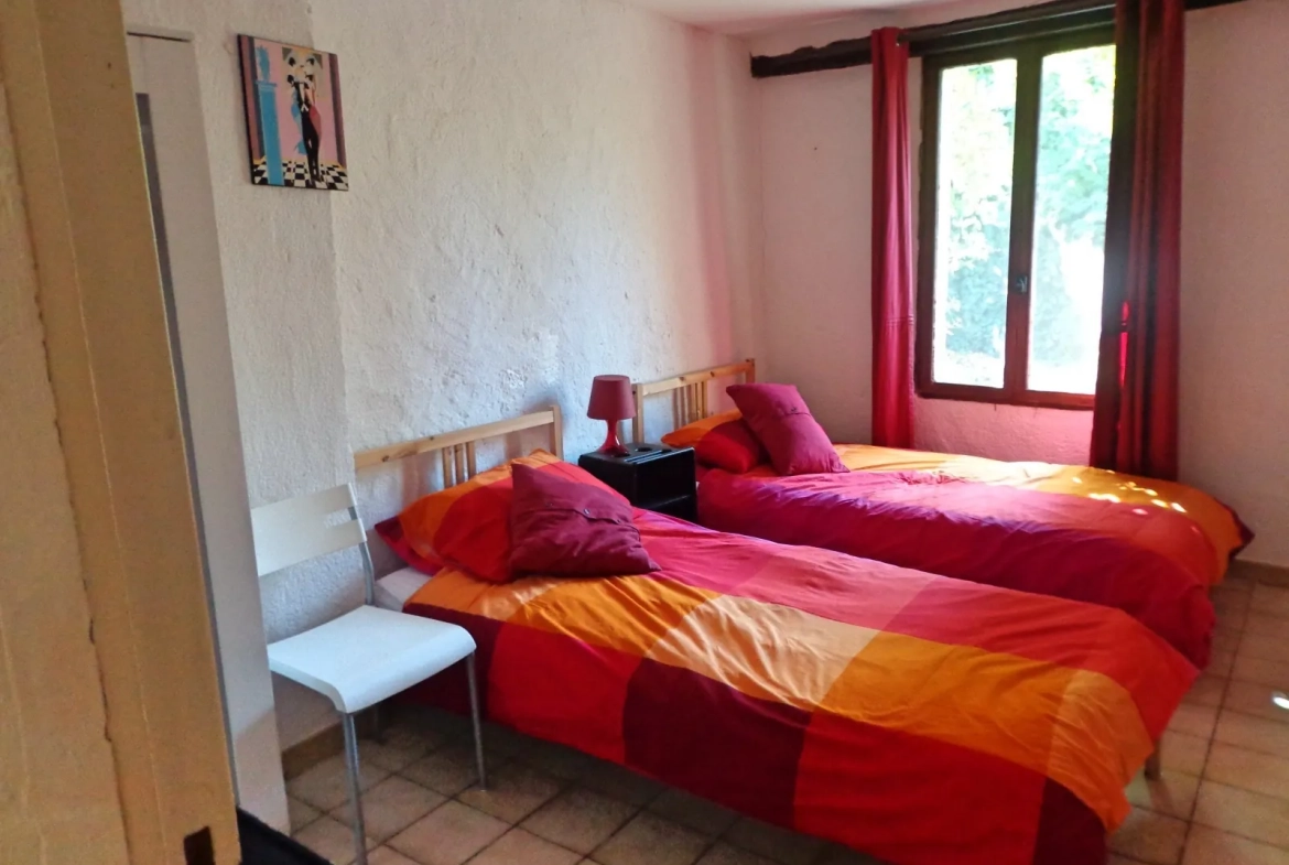 Maison en pierre avec gîte, piscine et grand jardin à Minzac 24610 