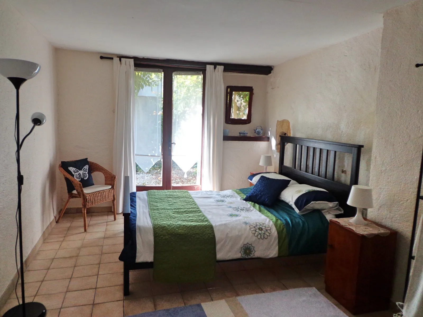 Maison en pierre avec gîte, piscine et grand jardin à Minzac 24610 