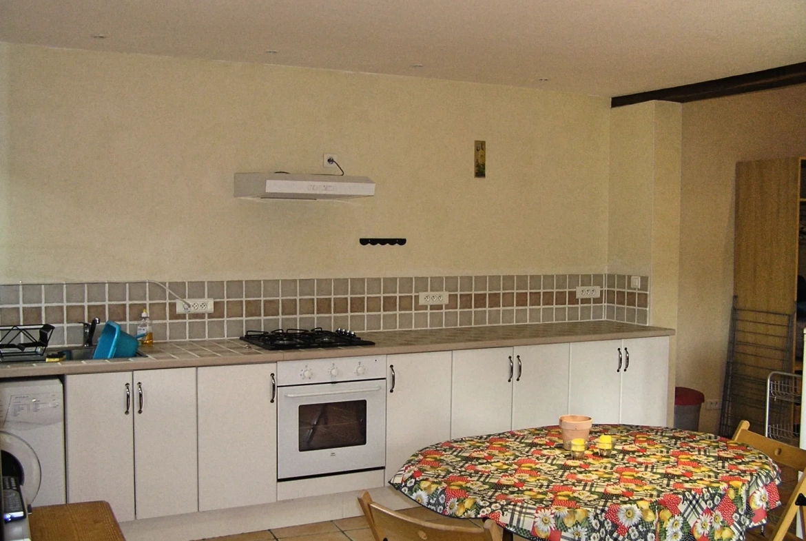 Maison en pierre avec gîte, piscine et grand jardin à Minzac 24610 