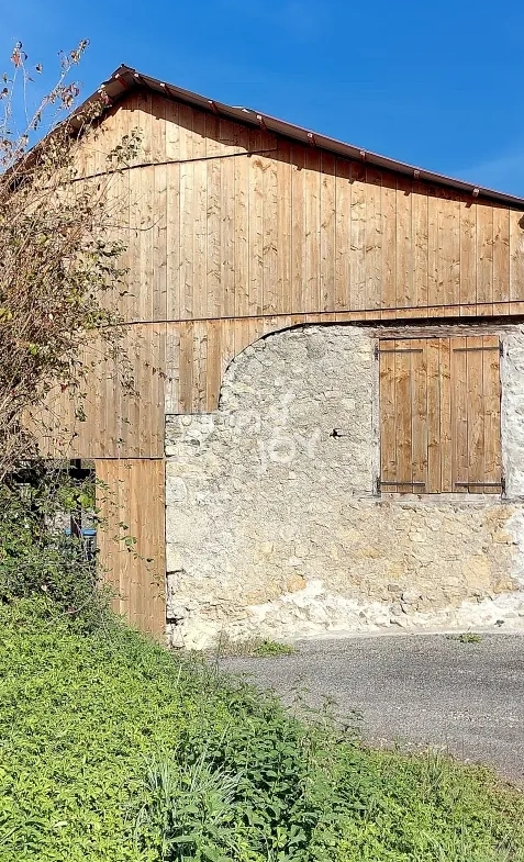 Maison de village rénovée avec grange de 140 m² à Durbin-sur-Arize 