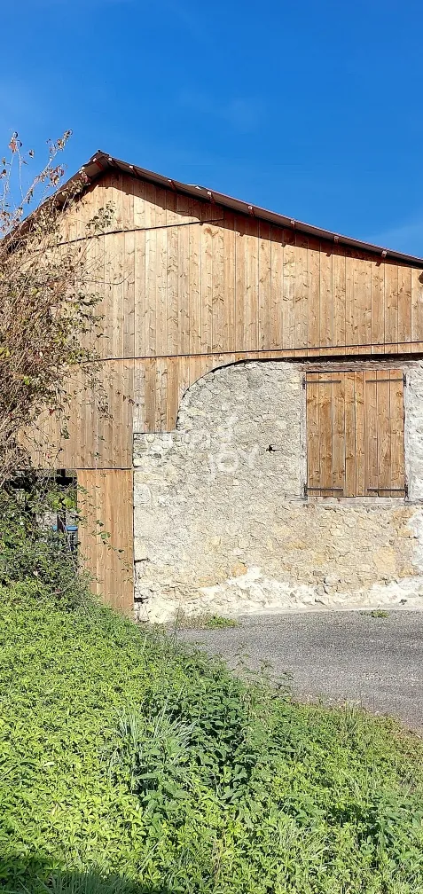 Maison de village rénovée avec grange de 140 m² à Durbin-sur-Arize 