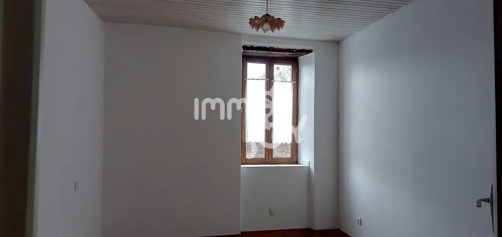 Maison de village rénovée avec grange de 140 m² à Durbin-sur-Arize 