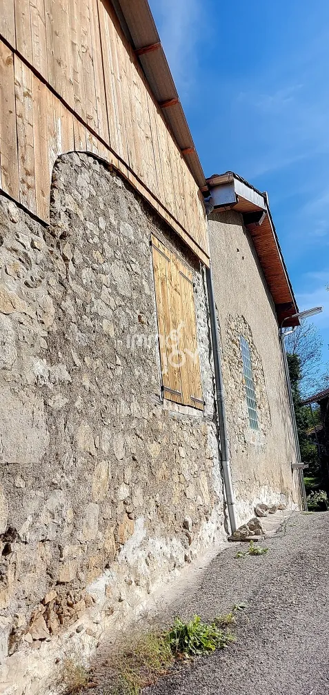 Maison de village rénovée avec grange de 140 m² à Durbin-sur-Arize 