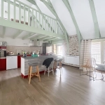 Immeuble résidentiel avec 2 appartements et garage au centre d'Argentat