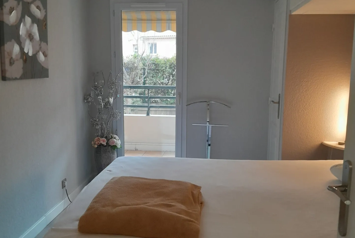 Appartement 2 pièces avec balcon et parking à Saint-Raphaël en centre-ville 
