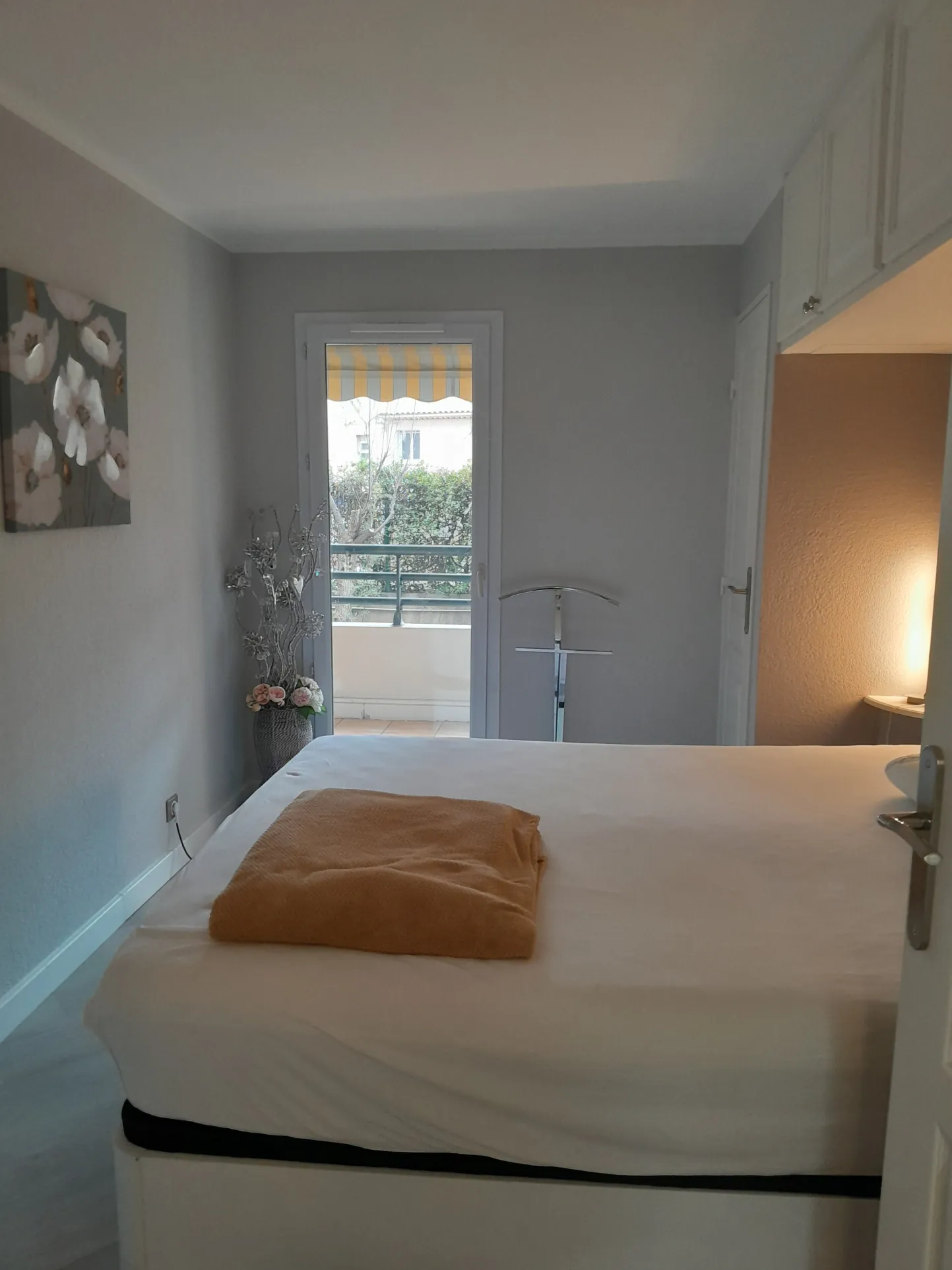 Appartement 2 pièces avec balcon et parking à Saint-Raphaël en centre-ville 