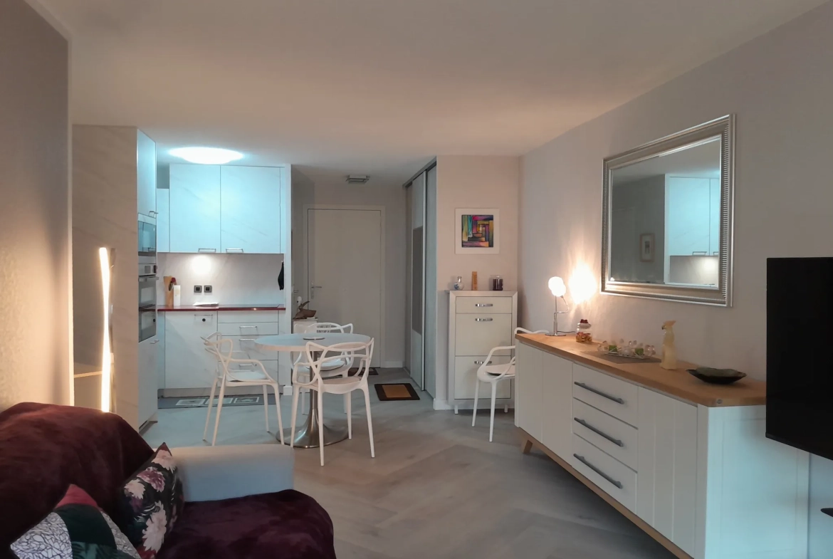 Appartement 2 pièces avec balcon et parking à Saint-Raphaël en centre-ville 
