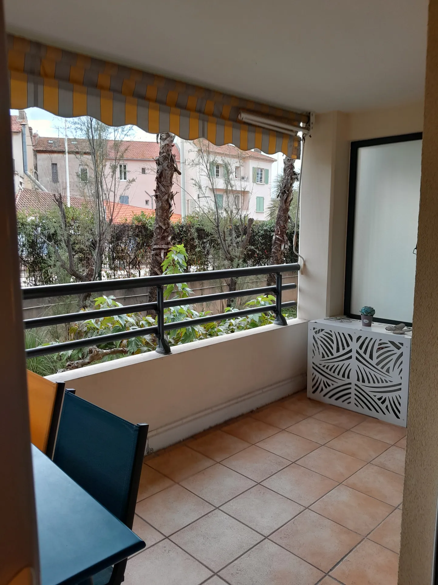 Appartement 2 pièces avec balcon et parking à Saint-Raphaël en centre-ville 