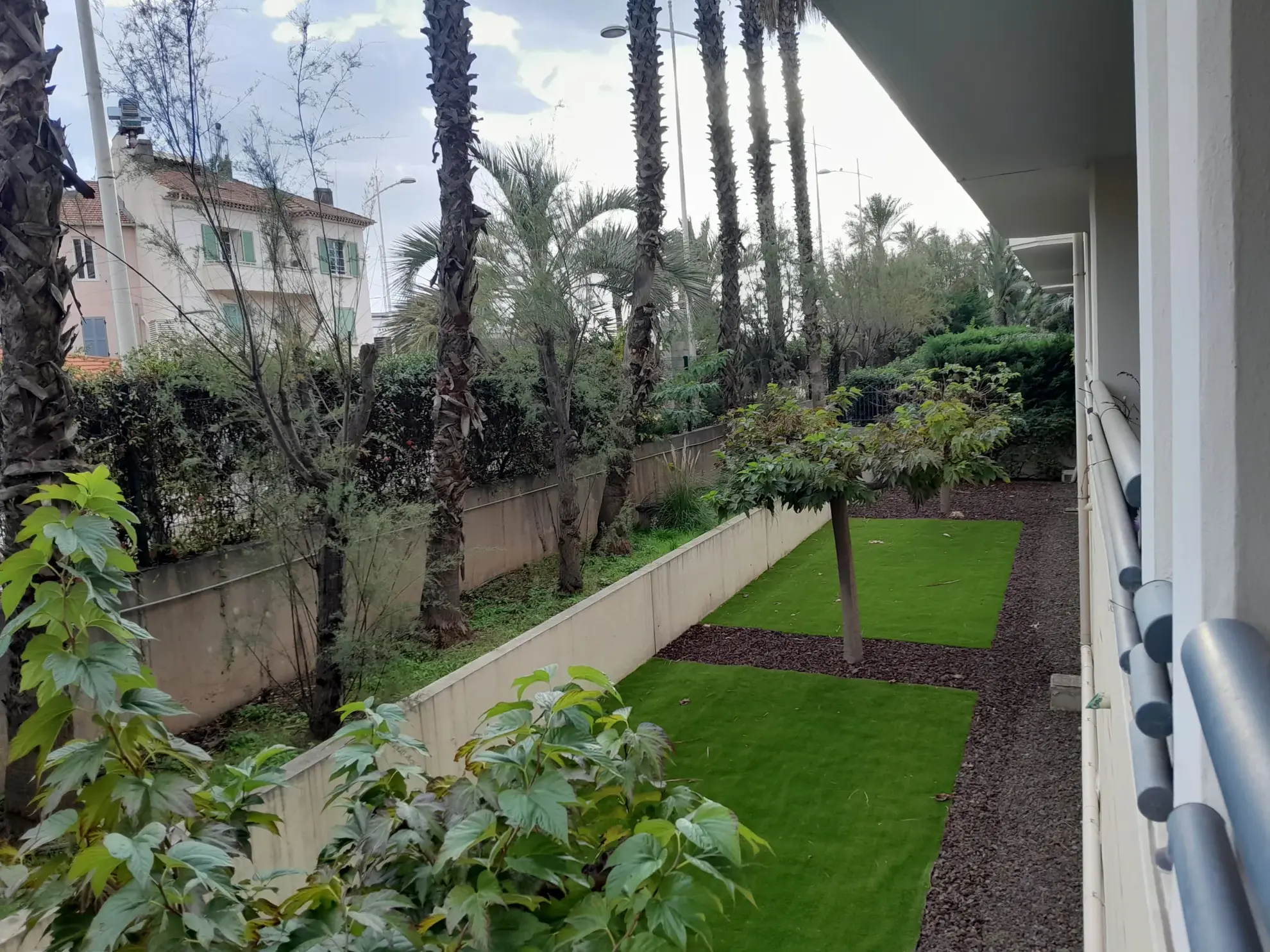 Appartement 2 pièces avec balcon et parking à Saint-Raphaël en centre-ville 
