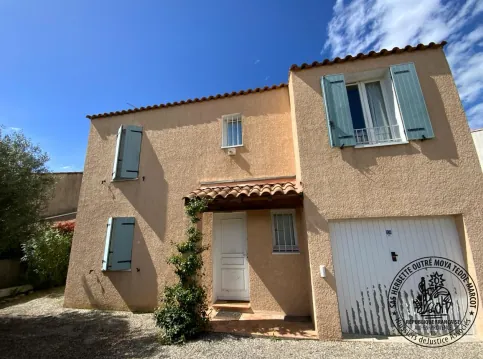 Villa à vendre à Aix-en-Provence - 88 m², 4 chambres, garage, prix 150 000 €