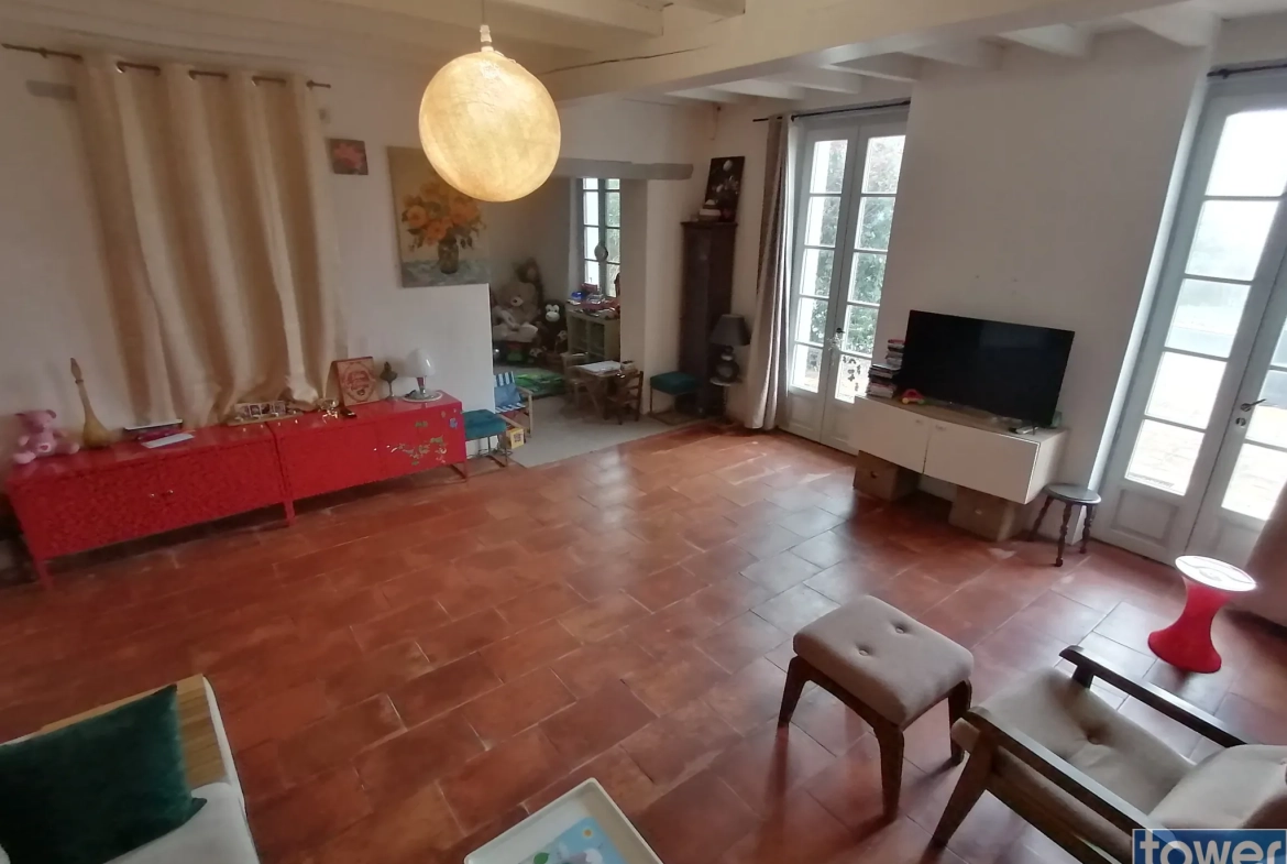 Maison de charme à Finhan avec piscine, 5 chambres, grand terrain de 2800 m² 
