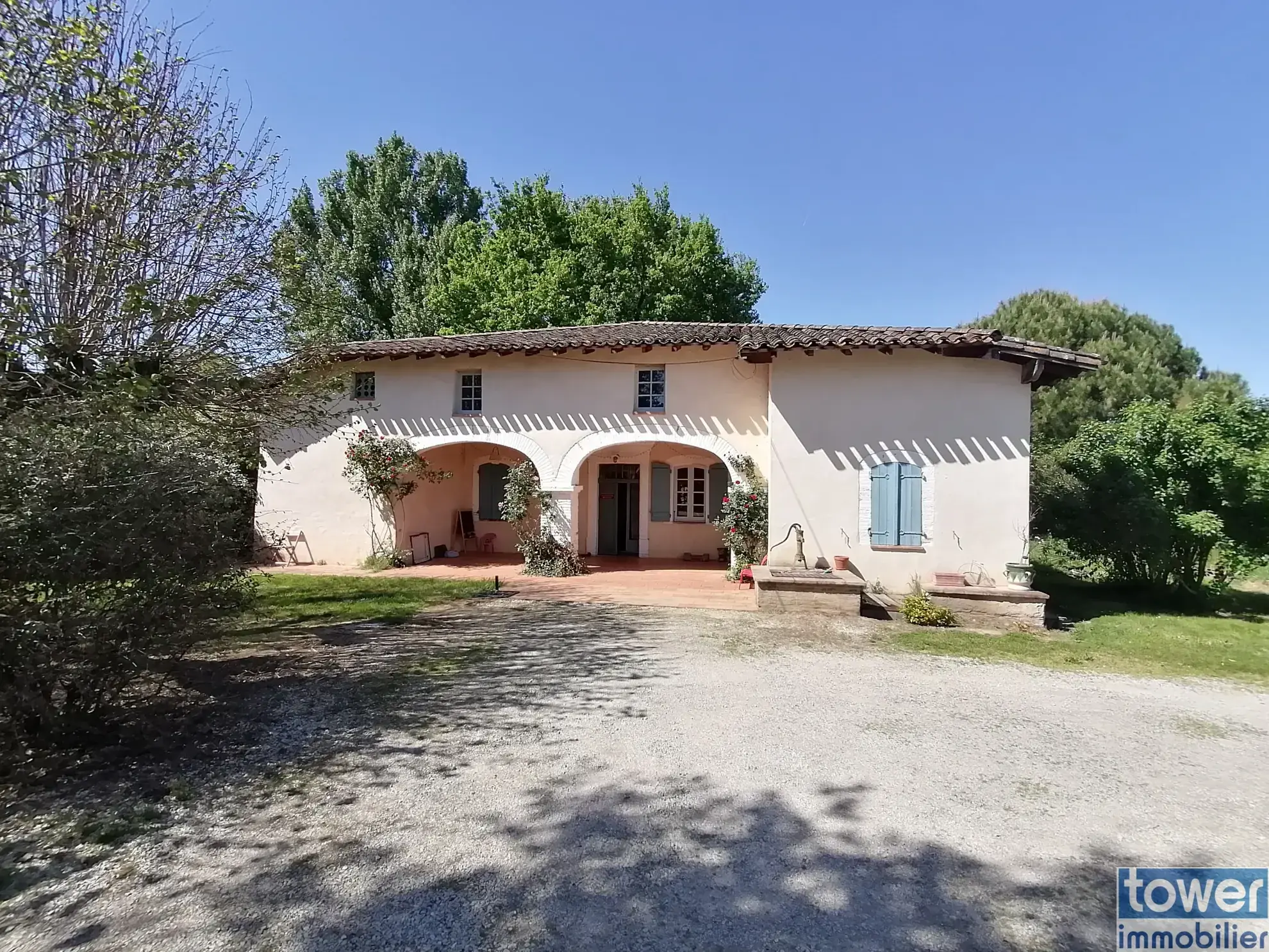 Maison de charme à Finhan avec piscine, 5 chambres, grand terrain de 2800 m² 