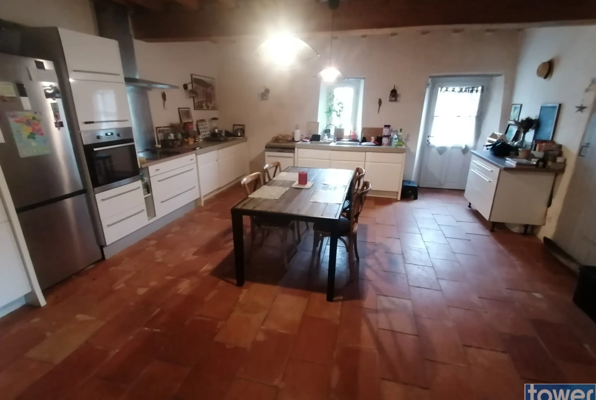 Maison de charme à Finhan avec piscine, 5 chambres, grand terrain de 2800 m² 