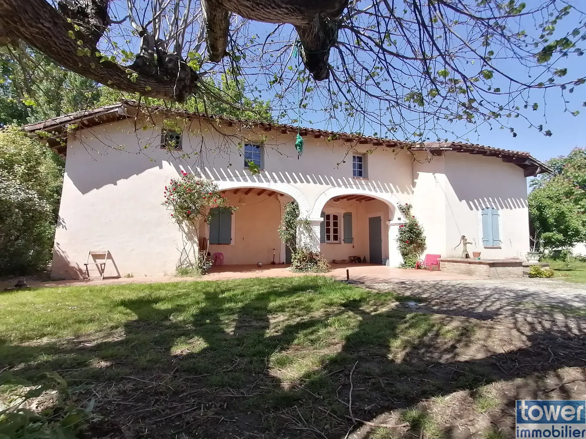 Maison de charme à Finhan avec piscine, 5 chambres, grand terrain de 2800 m² 